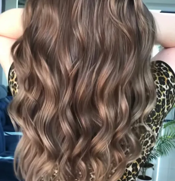 Balayage Beige con Volúmenes Bajos: Técnica, Paso a Paso y Cuidados