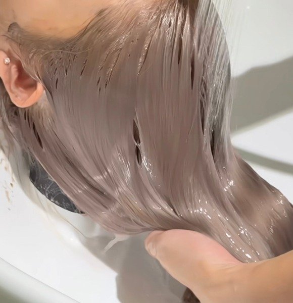 Superblonding violáceo